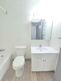 Spacious One bedroom One bathroom  on South Hill Available Now - Photo 4