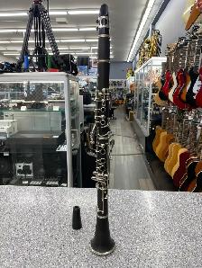 First Act Student Clarinet - Photo 3