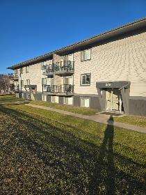 Beautiful Modern 1 Bedroom Apartment on North Side Available Now