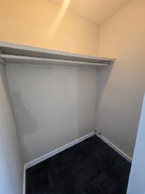 Beautiful Modern 1 Bedroom Apartment on North Side Available Now - Photo 9