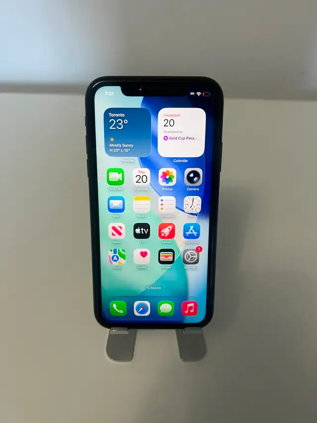 Nice iPhone 11 64 GB - Unlocked - Black $175