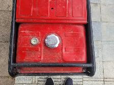 Honda ES6500 Gas Generator - Photo 8