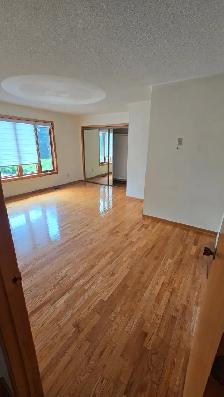 ALEXANDRIA upper level apartment - Photo 7