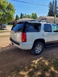 2011 GMC Yukon 4x4 - Photo 2