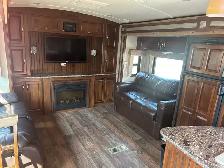 2015 Keystone Laredo 314RE - Photo 5