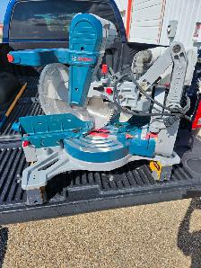 Bosch Miter Saw, 12 inch, Like new. $ 600 - Photo 2
