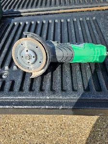 Hitachi Angle Grinder, 4 inch blade, electric. $ 30 - Photo 3
