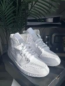 Air Jordan 1 Mid - Photo 5