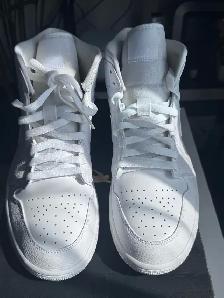 Air Jordan 1 Mid - Photo 8