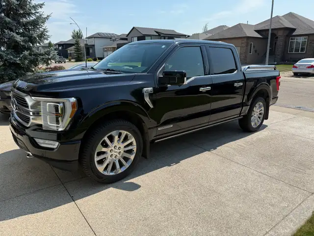 2022 Ford F-150 Limited PowerBoost Hybrid 4x4 – Only 57,000km