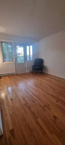 Ahuntsic-Cartierville location 5 1/2, 3 chambres avec electros - Photo 8