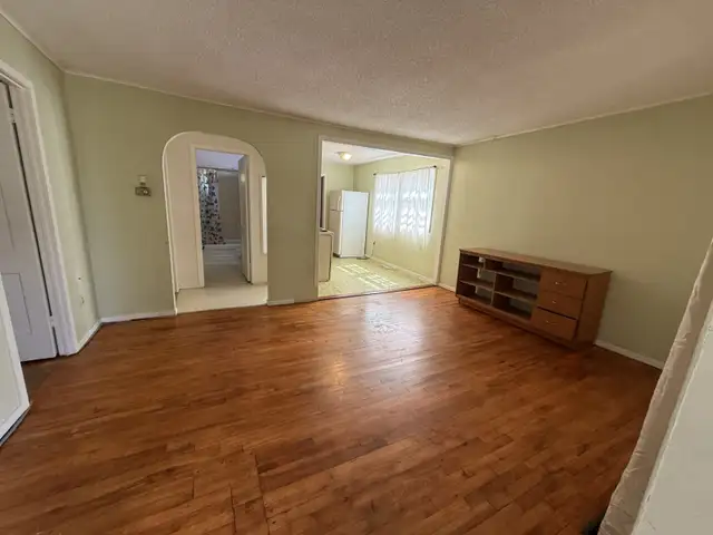 Great Location, Nice 2 bedrooms at SouthWest of Regina for Rent