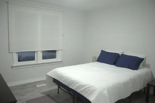 CLEAN ROOM FOR RENT in BARRIE