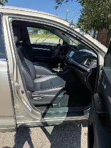 2014 Toyota Highlander XLE AWD — 8 Passenger — 240,000 km - Photo 4