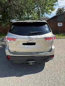 2014 Toyota Highlander XLE AWD — 8 Passenger — 240,000 km - Photo 9