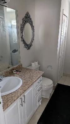 Spacious Newly Renovated 2-Bedroom Suites - Photo 8
