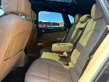 2023 Porsche Macan No Accidents l One Owner l AWD l Porsche Warr - Photo 18