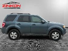2011 Ford Escape | RARE FIND | MANUAL | LOW KMS | - Photo 6