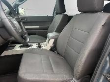 2011 Ford Escape | RARE FIND | MANUAL | LOW KMS | - Photo 10