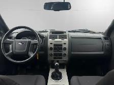 2011 Ford Escape | RARE FIND | MANUAL | LOW KMS | - Photo 14