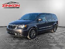 2016 Chrysler Town & Country | CLEAN CARFAX | ALL POWER OPTIONS