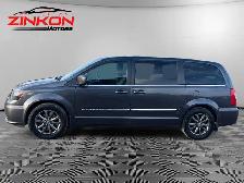 2016 Chrysler Town & Country | CLEAN CARFAX | ALL POWER OPTIONS - Photo 2
