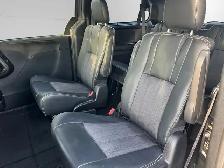 2016 Chrysler Town & Country | CLEAN CARFAX | ALL POWER OPTIONS - Photo 11