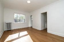 Semi renovated one bedroom at Arlington & St Clair - ID 2268 - Photo 2