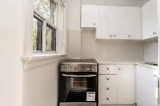 Semi renovated one bedroom at Arlington & St Clair - ID 2268 - Photo 5