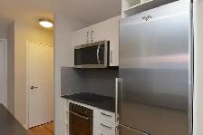 renovated one bedroom, King and Jameson - ID 4678 - Photo 2