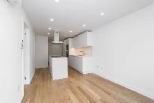 Renovated one bedroom plus den, Marlee and Hillmount - ID 23 - Photo 4