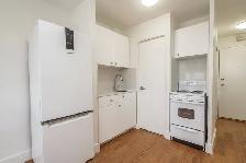 Renovated bachelor, Dupont and Lansdowne - ID 2215