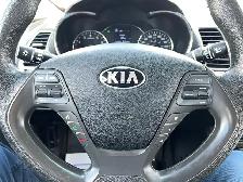 2018 Kia Forte LX - Photo 12
