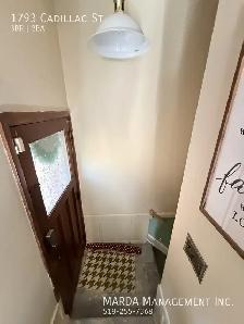SPACIOUS 3 BED/2 BATH HOME- FINISHED BASEMENT-EAST WINDSOR   UTI - Photo 27
