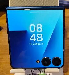 Samsung Galaxy Z Flip 7 - Photo 5