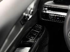 2024 Cadillac LYRIQ Tech | Low Mileage | 33 Display | Google - Photo 16