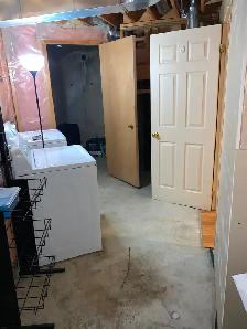 1 Bedroom Basement Apartment - Photo 10