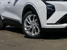 2027 Chevrolet Bolt - Photo 6