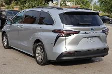 2023 Toyota Sienna LE AWD - Photo 2