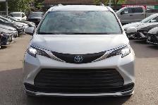 2023 Toyota Sienna LE AWD - Photo 4