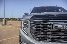 2025 GMC Sierra 1500 Denali Ultimate 6.2L | Sunroof - Photo 11