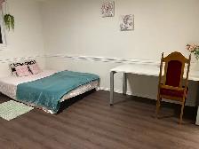 Affordable room for rent in Markham - Photo 2