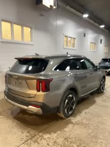 2026 Kia Sorento Hybrid - Photo 4