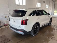 2026 Kia Sorento Hybrid - Photo 4