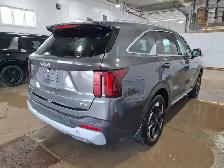 2026 Kia Sorento Hybrid - Photo 4