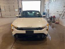 2025 Kia K4 - Photo 2