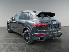 2017 Porsche Cayenne Platinum Edition / AWD - Photo 4