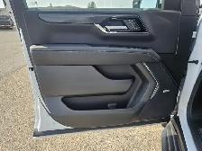 2026 GMC Yukon XL Elevation Demo Premium/Tech Package - Photo 8