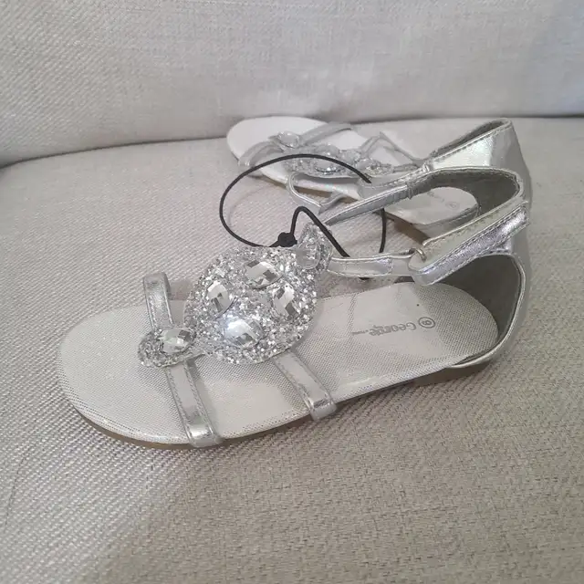 New Stylish girl sandals Size 9