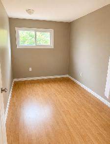 3 BD/1 BTH APT • SHANTY BAY, BARRIE • UTILITIES INC • SEPT 15 - Photo 7